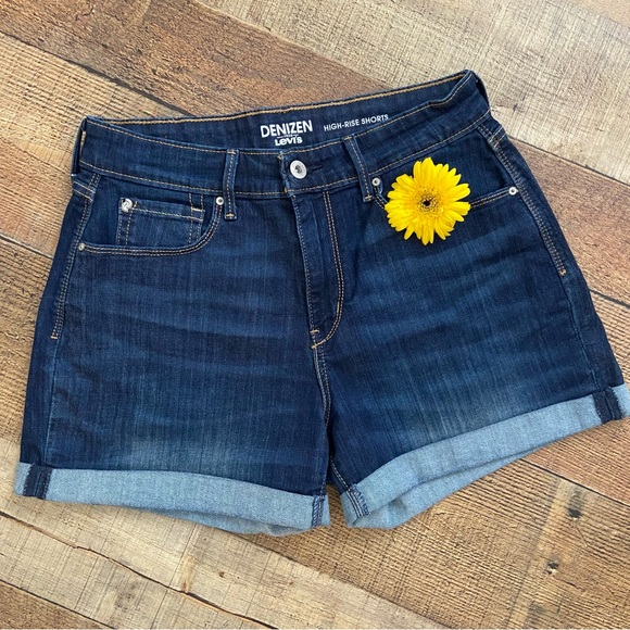 LEVIS Denizen Hi Rise Denim Shorts... GREAT STRETCH, COMFORT - Picture 1 of 9